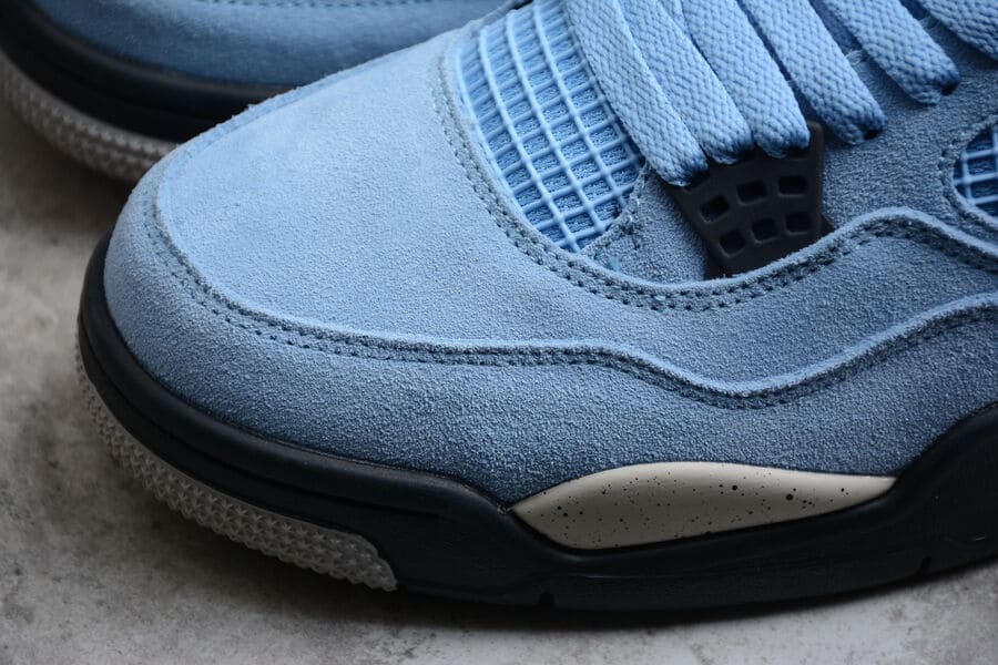 Air Jordan 4 University Blue