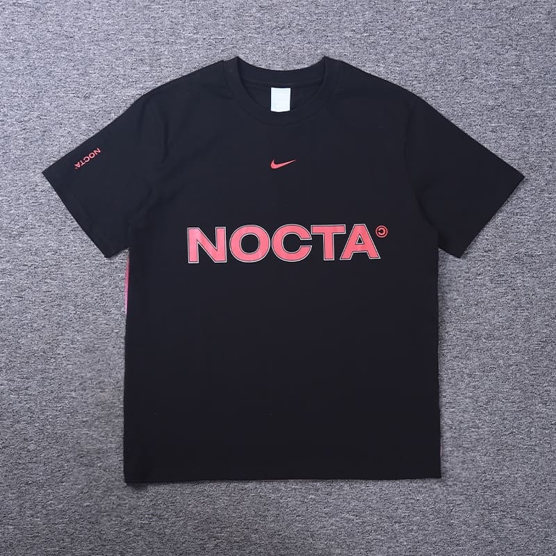 Camiseta Nike x NOCTA Cobra