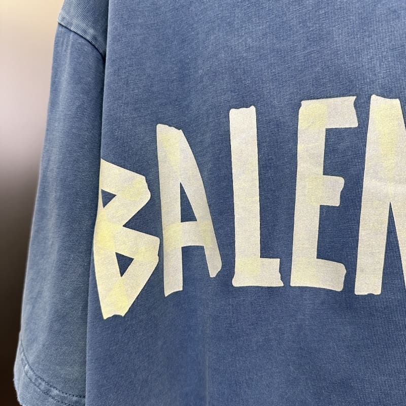 Camiseta Balenciaga Tape Type Azul