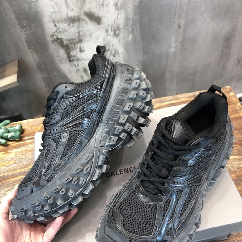 Balenciaga Bouncer Black