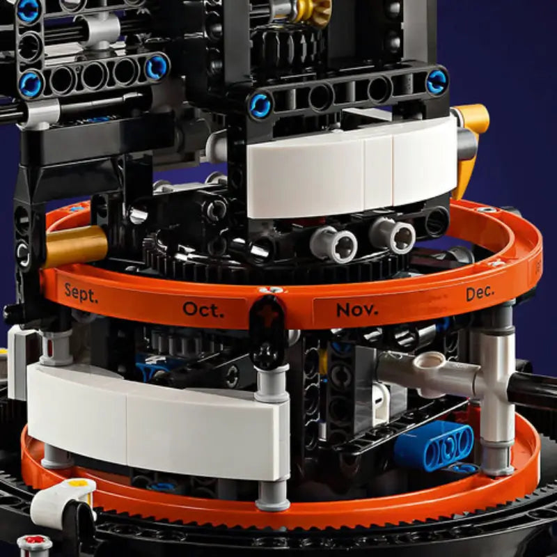 Planeta Terra e Lua em Órbita Technic | 526PCS