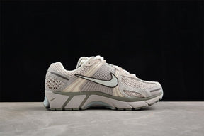 Nike Zoom Vomero 5 Light Orewood Brown