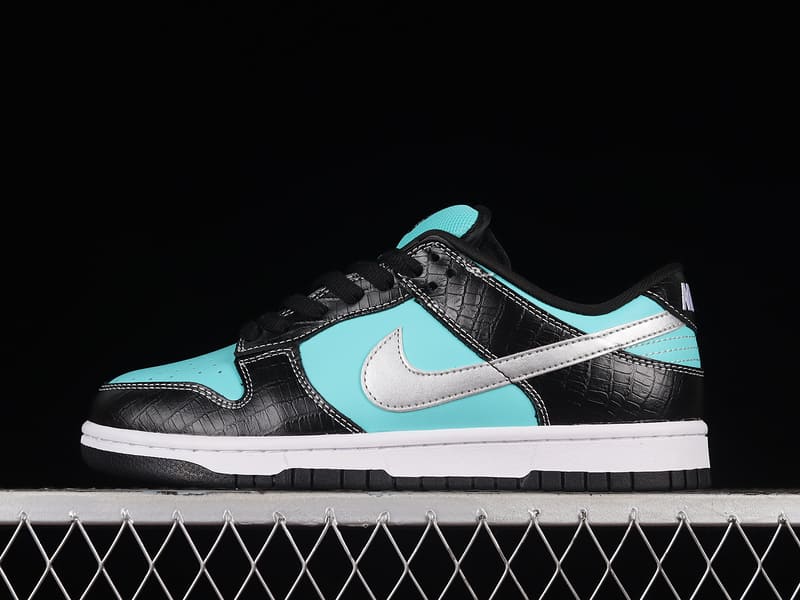 Nike Dunk Low Diamond Supply Co.