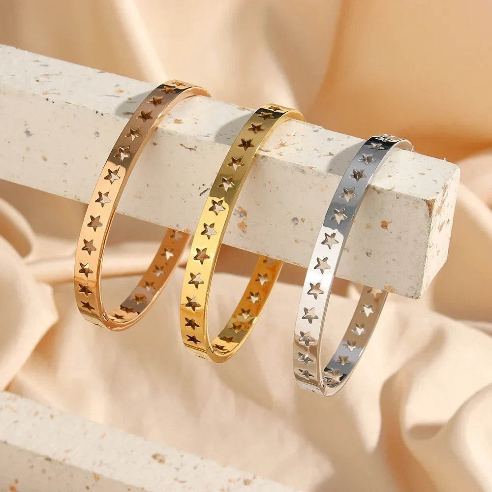 Pulseira Estrelada Burnetts Joias em Aço Inoxidável