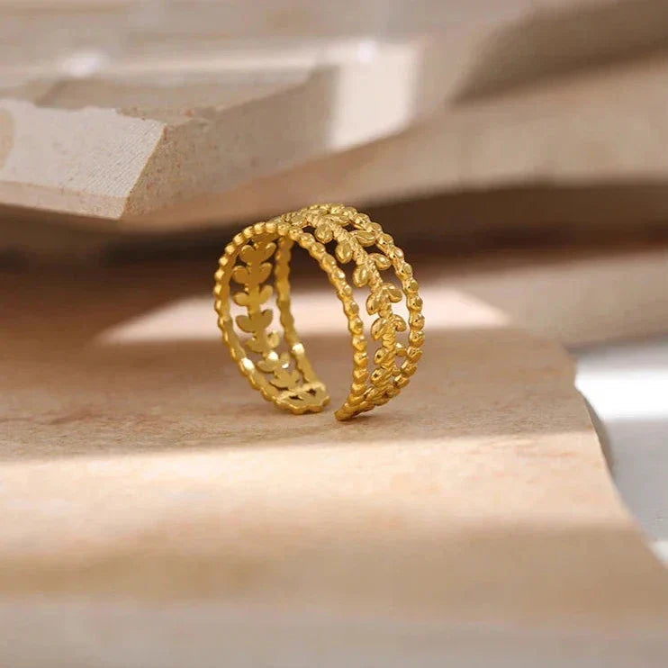 Anel Folhas de Ouro 18K +