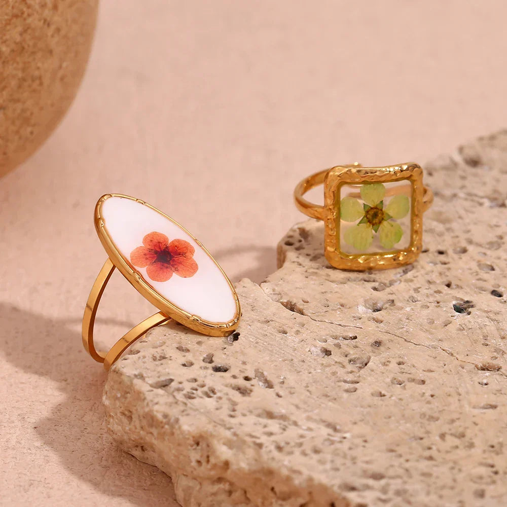 Anel Flor Vintage Oval com Zircônia e Ouro 18K