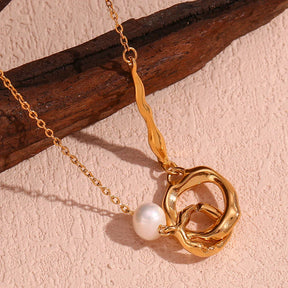 Colar Elegância Pérola e Zircônia Banhado a Ouro