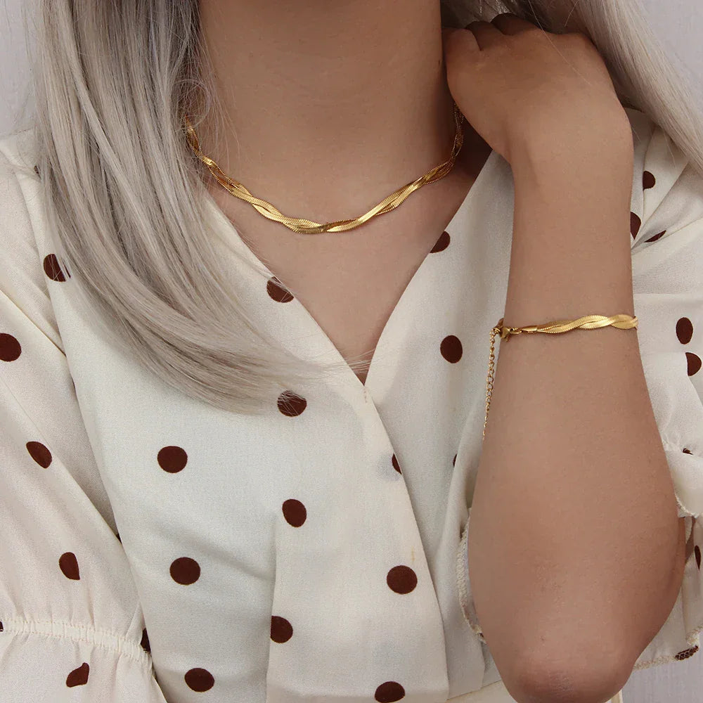Colar e Pulseira Trançados Banhados a Ouro Burnetts