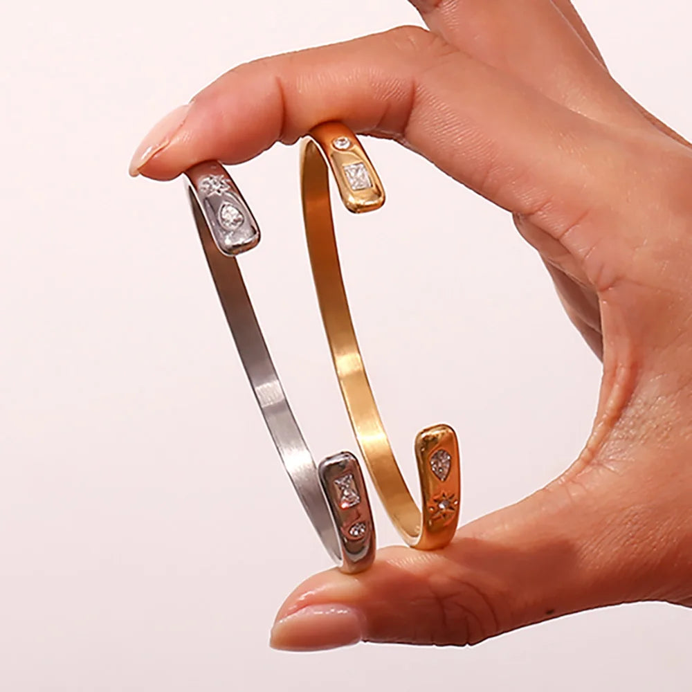 Pulseira Elegância Dourada com Zircônias