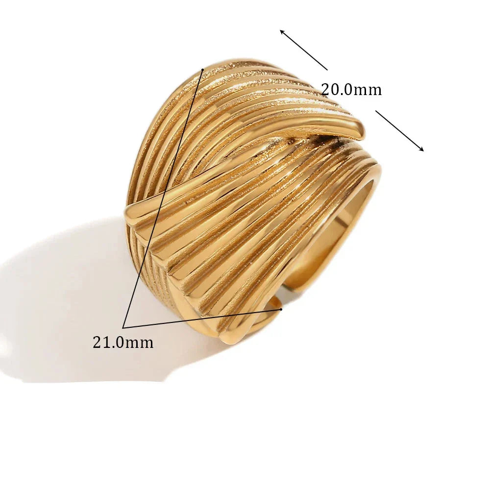 Anel Geométrico Cruzado Banhado a Ouro 18k