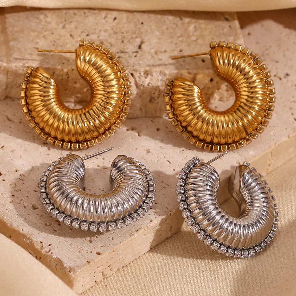 Brincos de Argola Oca com Zircônia Banhados a Ouro 18K