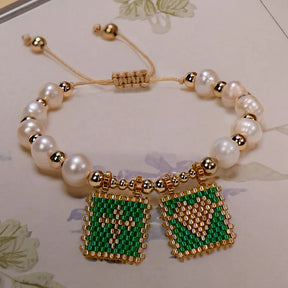 Pulseira de Pérolas com Coração e Cruz Boho