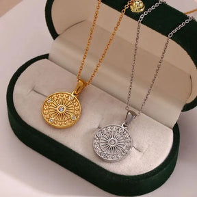Colar Moeda Minimalista Banhado a Ouro