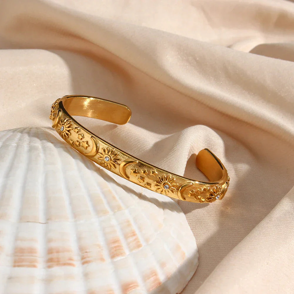 Pulseira Burnetts Joias Sol e Lua Banhada a Ouro