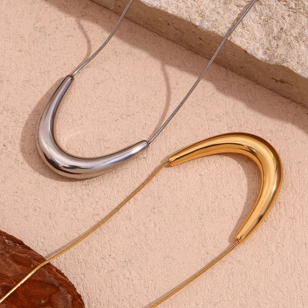 Pingente Arc Elegante Banhado a Ouro 18K