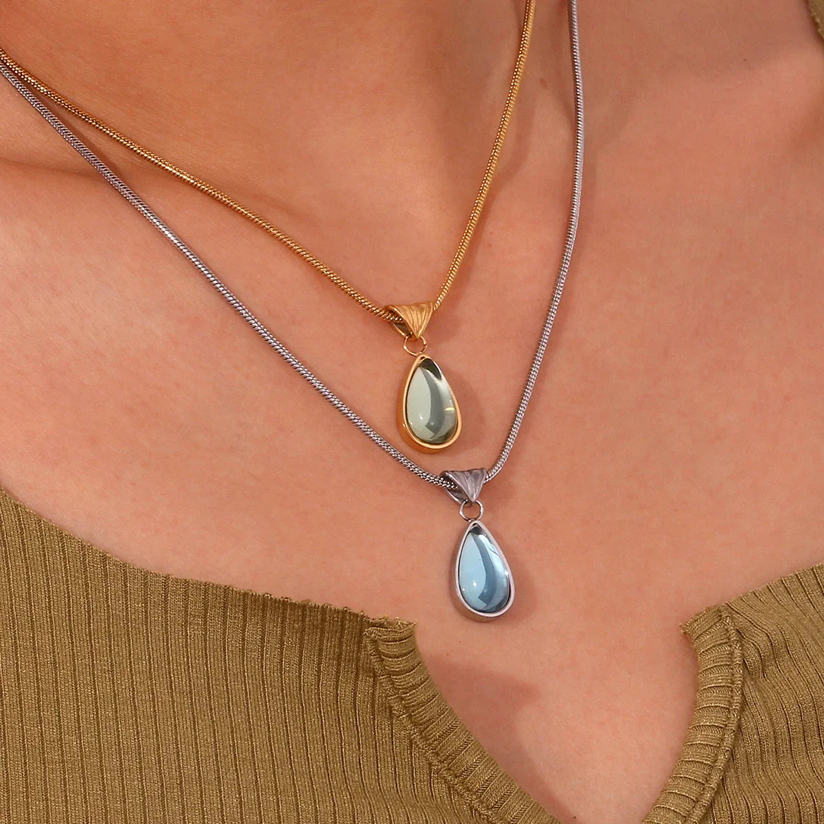 Colar Elegance Gota de Água com Zircônia