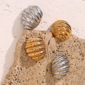 Brincos Elegância Ondulada em Aço Inoxidável