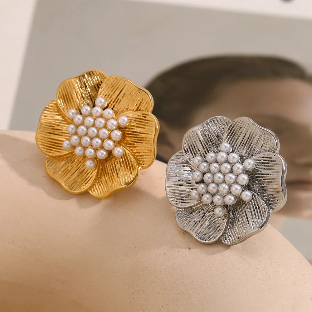 Anel Flor Elegante com Pérola e Aço Inoxidável