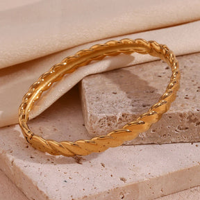 Pulseira Torcida Banhada a Ouro 18K