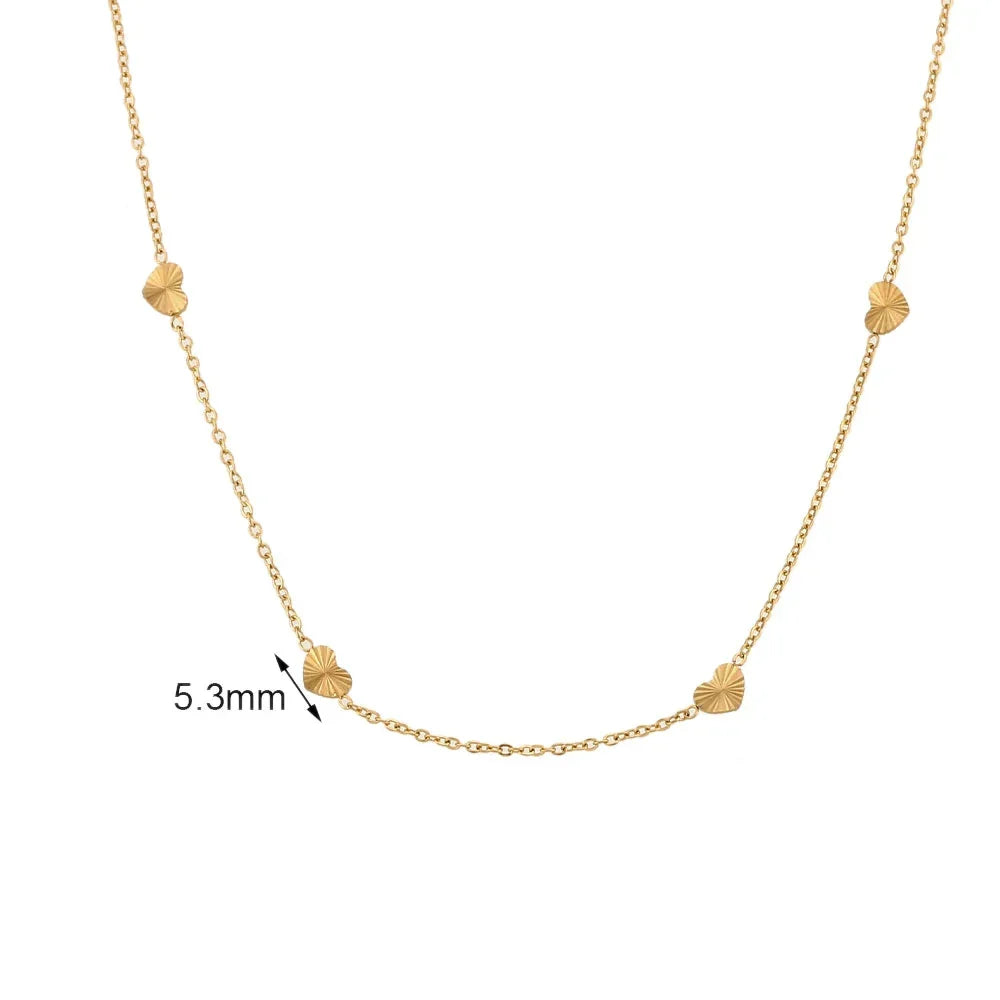 Colar Elegante Coração Dourado em Aço Inoxidável