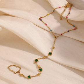 Pulseira de Mão com Corações Verdes e Zircônias Coloridas