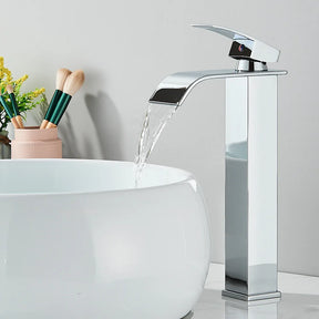 Quyanre Matte Torneira Estilo Cachoeira Design Quadrado Controle Alavanca Tratamento Polido