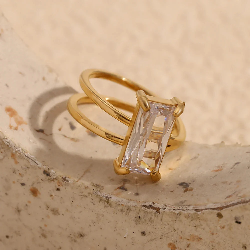 Anel Elegante de Zircônia com Camada Dupla