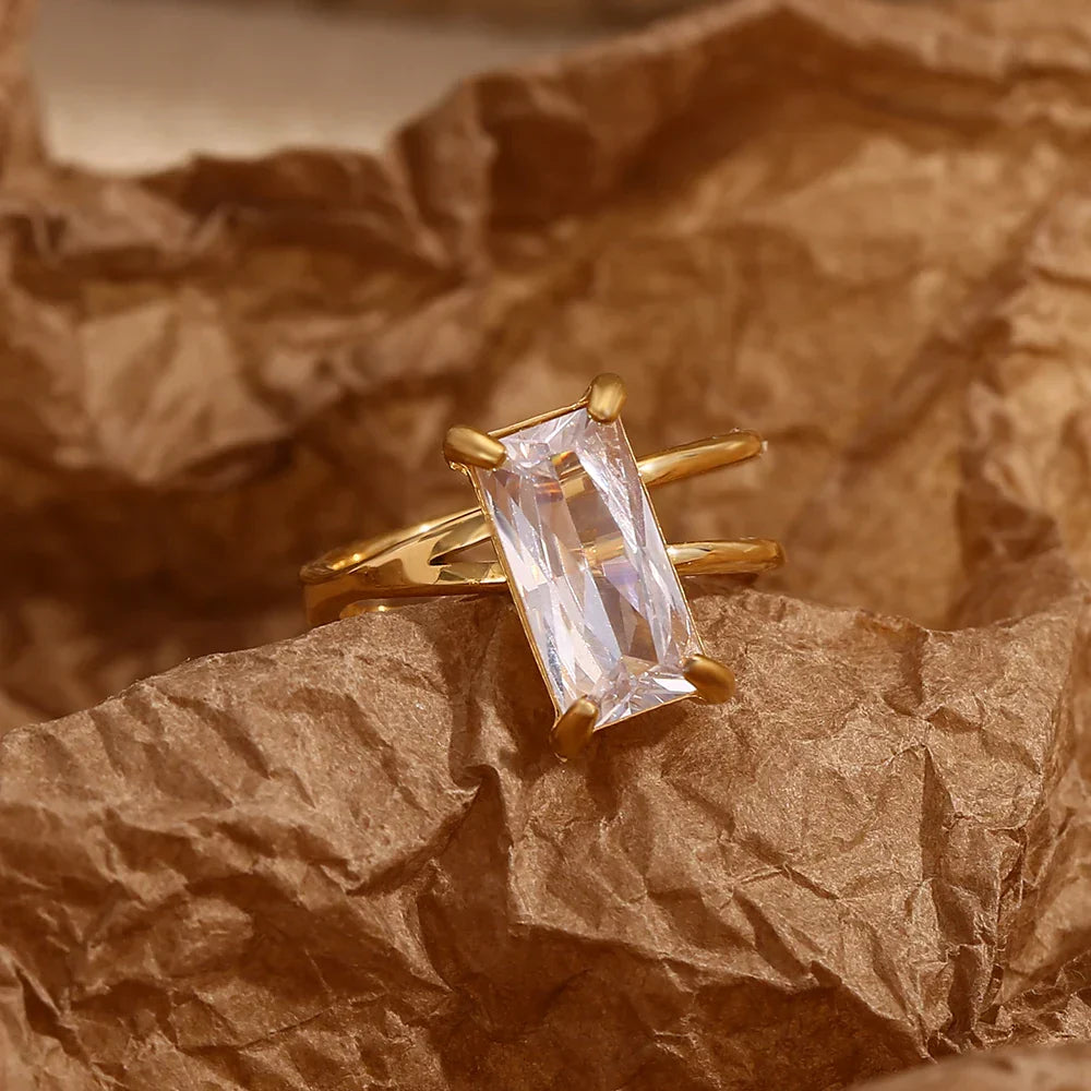 Anel Elegante de Zircônia com Camada Dupla