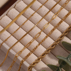 Pulseira Figaro Banhada a Ouro 18K Burnetts Joias