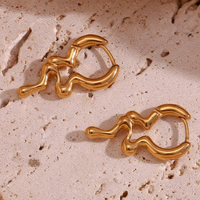 Brincos Elegantes de Gota Dourada
