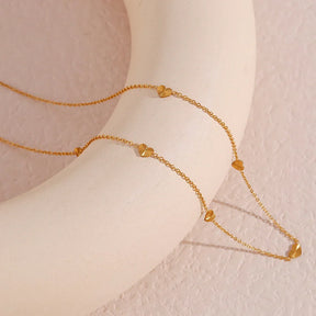 Colar Elegante Coração Dourado em Aço Inoxidável