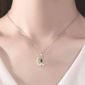 2Pcs/Set Creative Star Moon Astronaut Pendant Couple Necklace For Women Men 100 Languages I Love You Projection Choker Jewelry