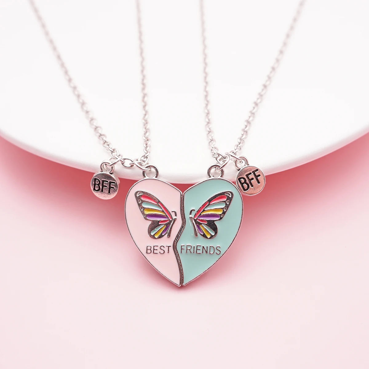 2Pcs/Set Magnetism Best Friends Pendant Necklace for Women Butterfly Lover Broken Heart Clavicle Chain BFF Best Friends Jewelry
