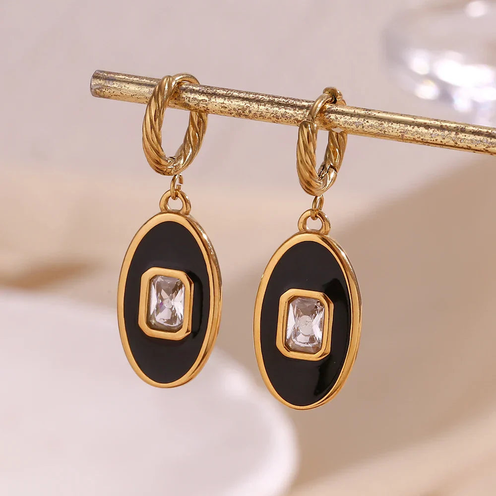 Brincos Oval Elegância com Zircônia