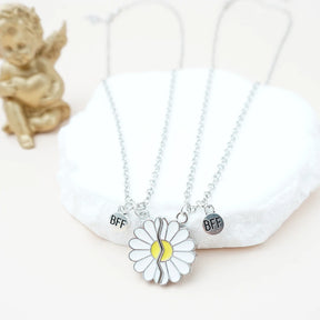 2 Pcs/set Best Friends Pendant Necklace For Woman Magnetic Adjustable Rainbow Daisy Lover Broken Heart Chain BFF Jewelry Gifts