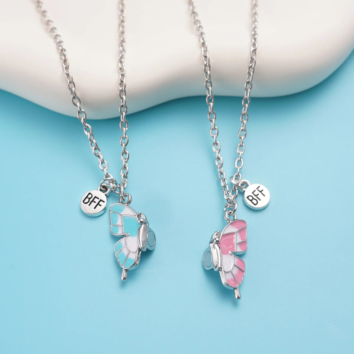 2 Pcs/set Best Friends Pendant Necklace For Woman Magnetic Adjustable Butterfly Lover Broken Heart Chain BFF Jewelry Gifts