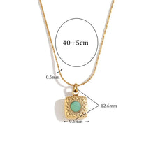 Colar Elegante com Pingente Verde em Aço Inoxidável e Ouro 18K