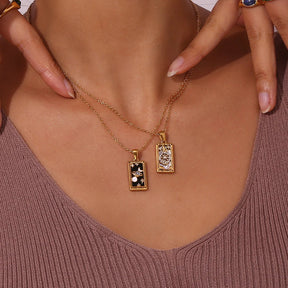 Colar Tarot com Pingente de Zircônia e Ouro 18K