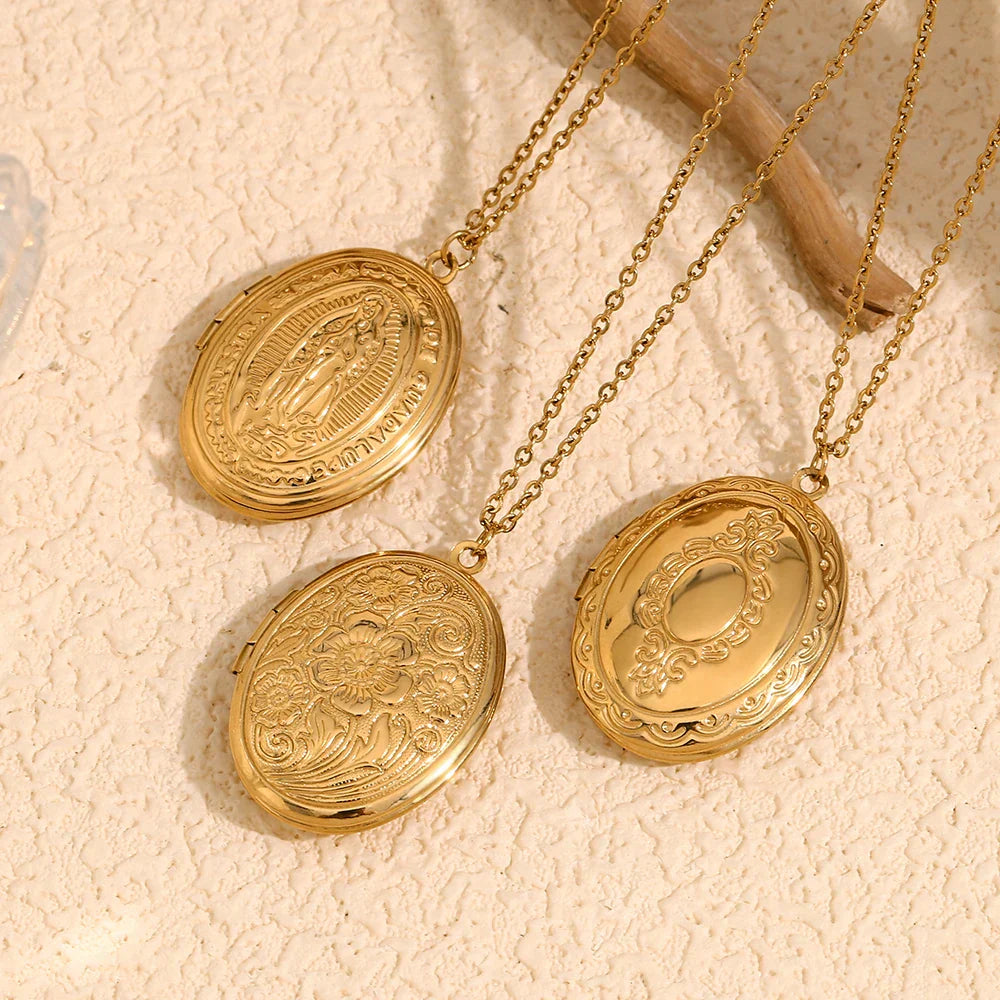 Colar Pingente Oval Flor Banhado a Ouro 18k
