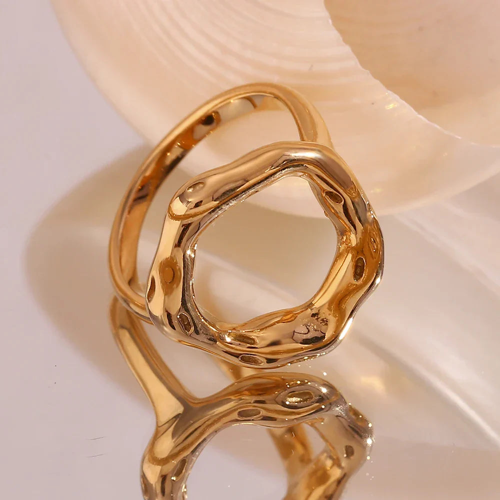 Anel Banhado a Ouro com Design Oco Irregular