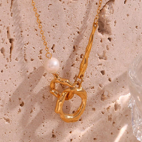 Colar Elegância Pérola e Zircônia Banhado a Ouro