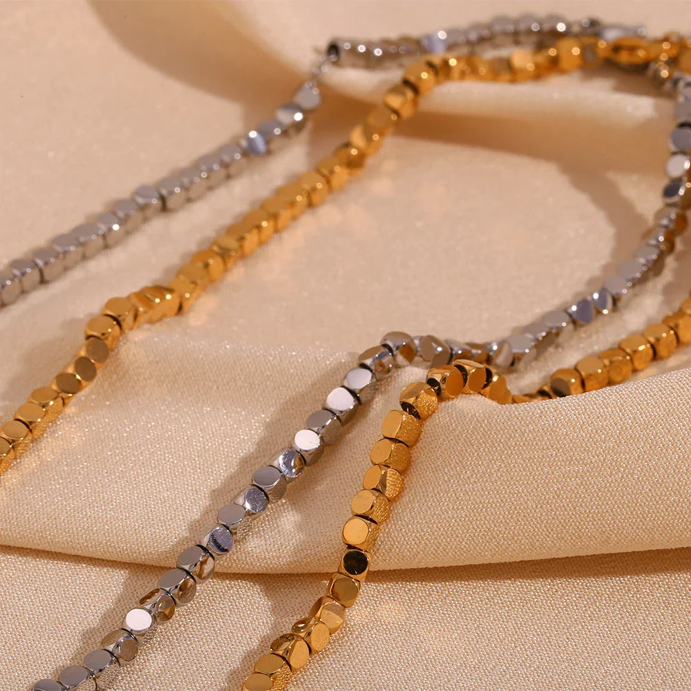 Colar Elegante de Aço Inoxidável com Zircônias