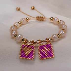 Pulseira de Pérolas com Coração e Cruz Boho