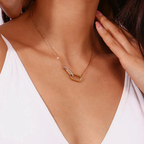 Colar Elegance com Pingente de Zircônia