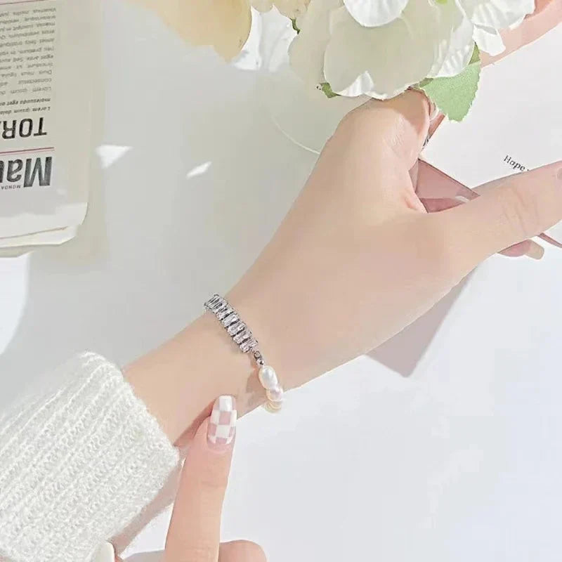 Pulseira de Pérolas e Zircão Elegância Burnetts