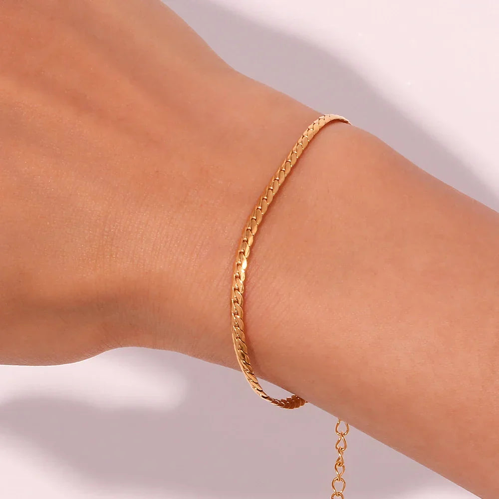 Pulseira Elegância Dourada Burnetts Joias