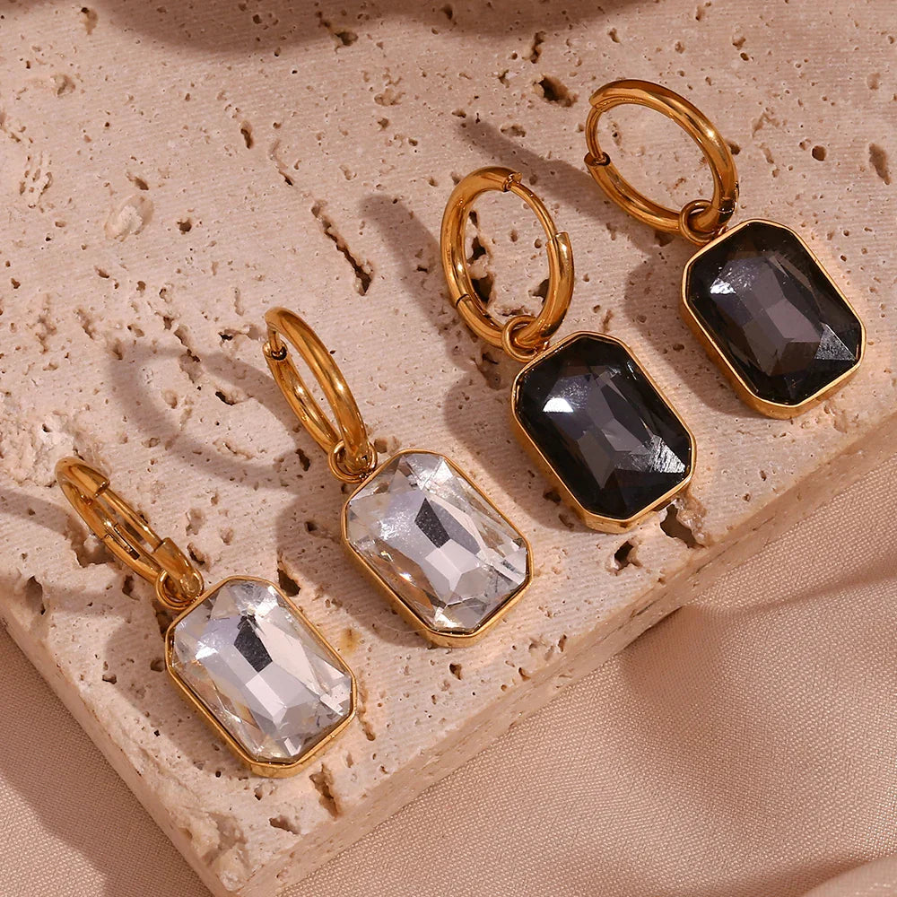 Brincos Elegância Minimalista com Zircônia