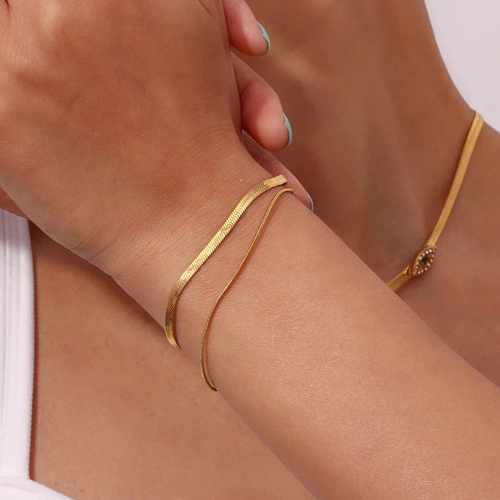 Pulseira Minimalista Banhada a Ouro Burnetts Joias