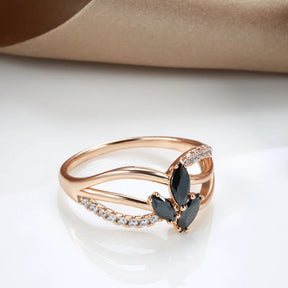 Anel Geométrico de Ouro Rosa 18k com Diamante Preto