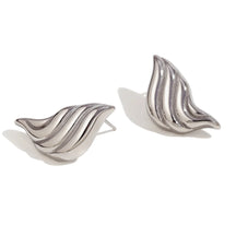 Brincos Elegantes de Gota com Design Fluido